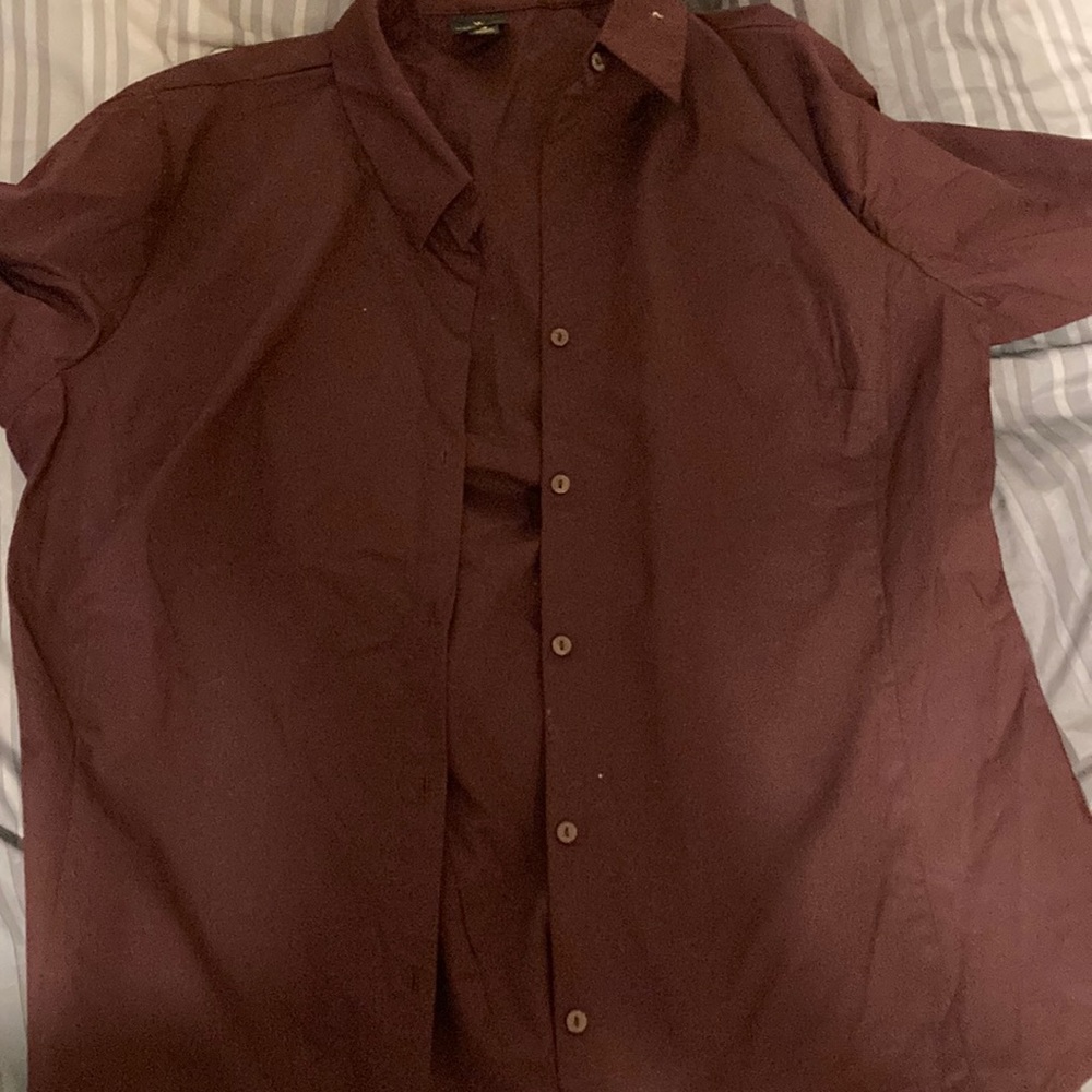 Worthington women’s blouse slightly used. Burgundy size 16